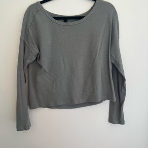 bobi Gray Long-Sleeve Cropped Crewneck Sweatshirt